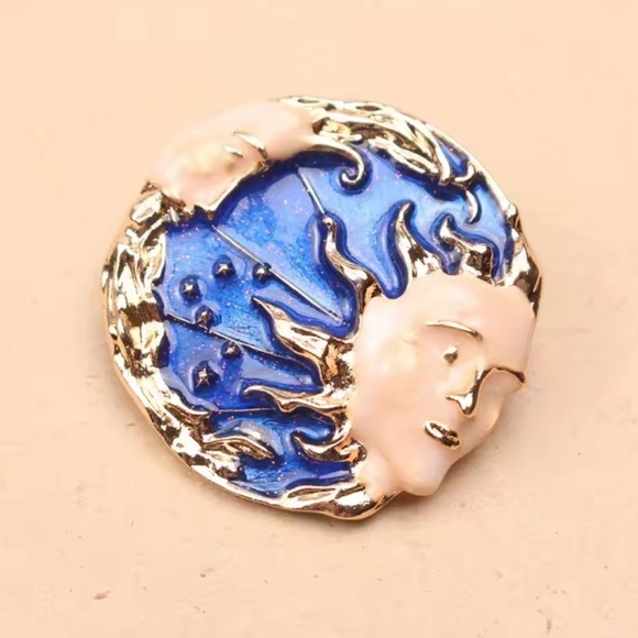 La Petite Soleil Sun Moon Brooch - Picture 11 of 13